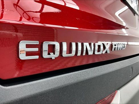 Used 2026 Chevrolet Equinox LT AWD/4WD image 8