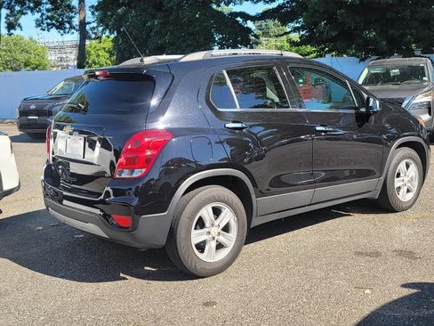 Used 2020 Chevrolet Trax LT w/ LT Convenience Package FWD image 8