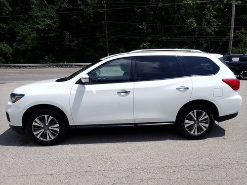 Used 2018 Nissan Pathfinder SV AWD/4WD image 9
