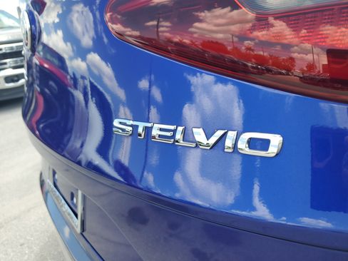 Used 2022 Alfa Romeo Stelvio Ti AWD/4WD image 32