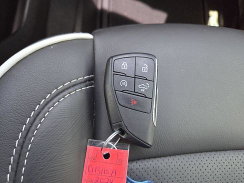 Used 2024 GMC Sierra 2500 AT4X AWD/4WD image 40