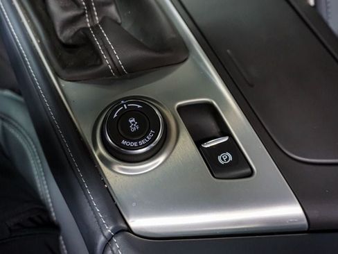 Used 2015 Chevrolet Corvette Z06 w/ 3LZ Preferred Equipment Group RWD image 89