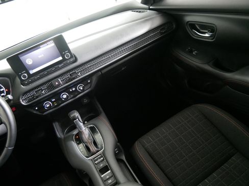 Used 2025 Honda HR-V Sport image 11