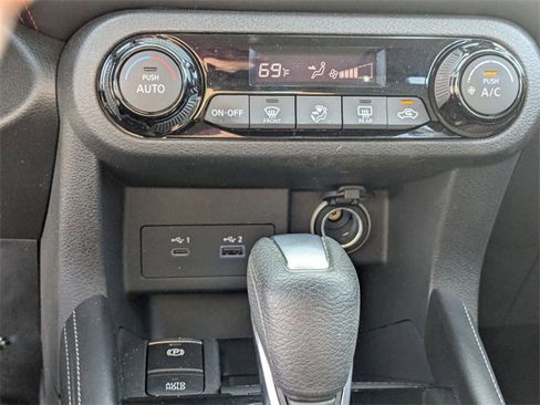 Used 2024 Nissan Kicks SR image 20