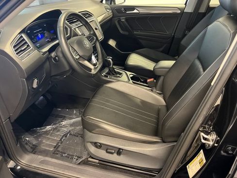 Used 2022 Volkswagen Tiguan SE FWD image 5