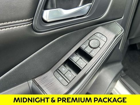 Used 2023 Nissan Rogue SV w/ SV Premium B Package AWD/4WD image 16