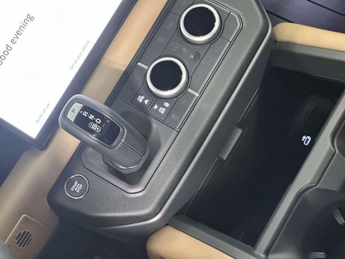 Used 2025 Land Rover Defender 110 S image 18