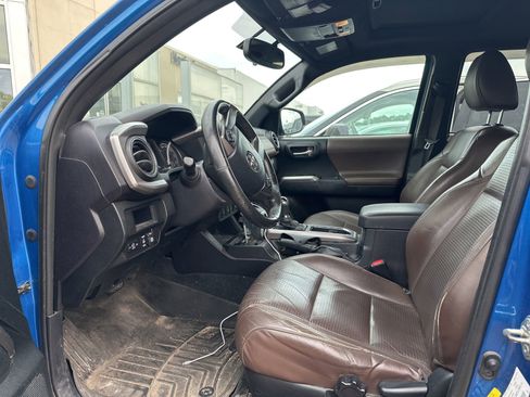 Used 2017 Toyota Tacoma Limited w/ Tow Package AWD/4WD image 10