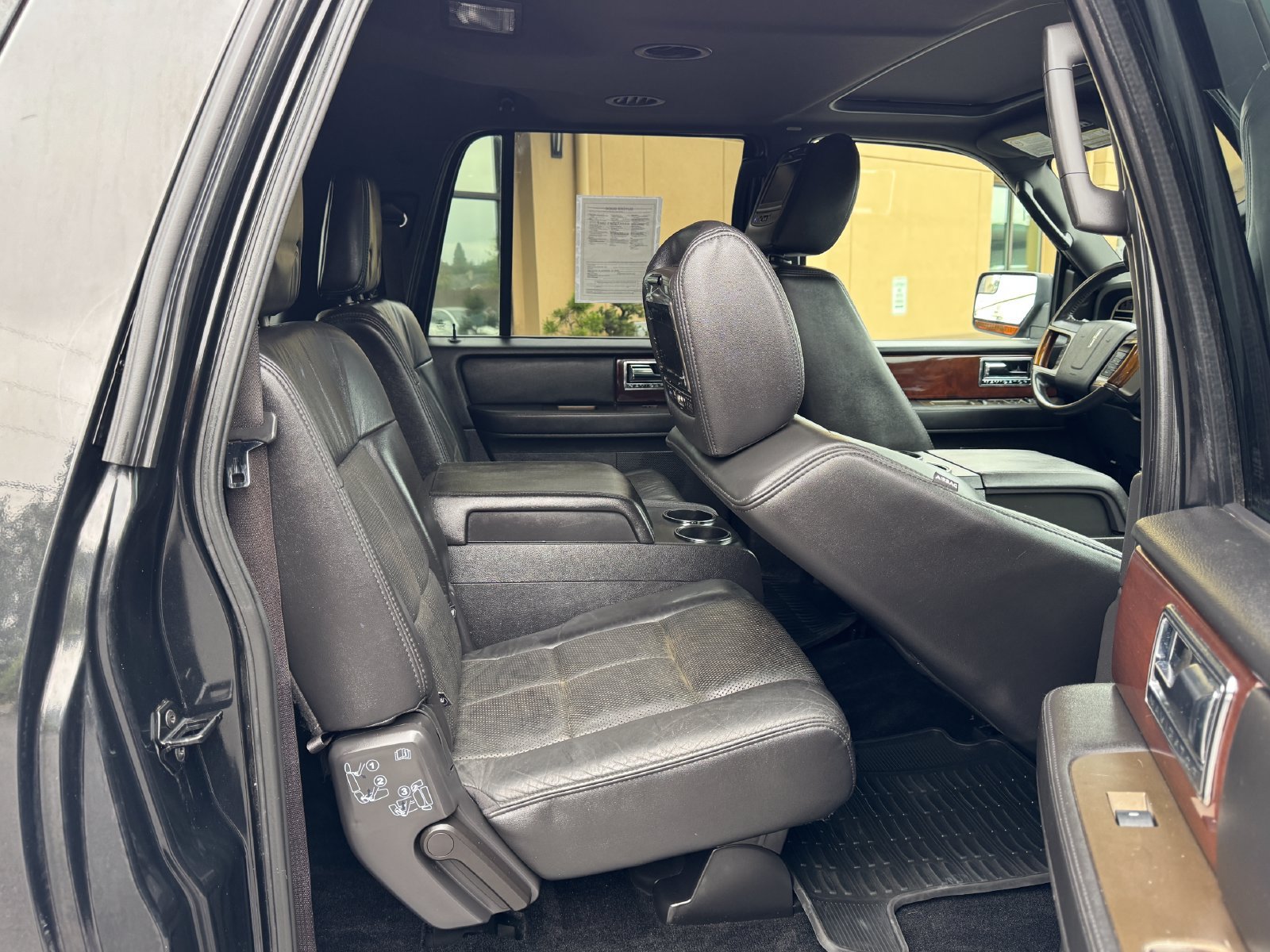Used 2012 Lincoln Navigator L 4WD image 20
