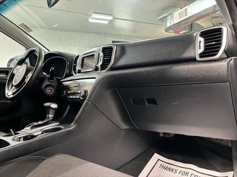 Used 2018 Kia Sportage LX AWD/4WD image 12