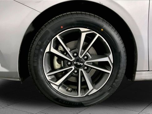 Certified 2024 Kia Forte LXS image 9