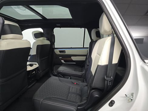 Used 2023 Toyota Sequoia Capstone AWD/4WD image 13