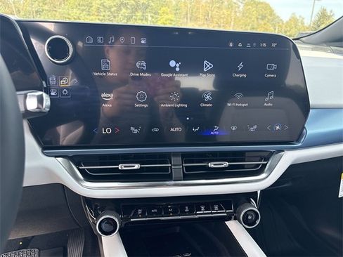 New 2025 Chevrolet Equinox EV LT image 13