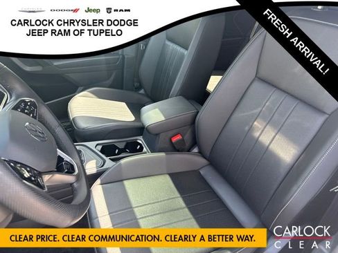 Used 2024 Volkswagen Tiguan SE R-Line FWD image 27