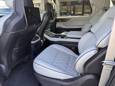 Used 2025 Lincoln Navigator L Black Label w/ Black Label Special Edition image 13