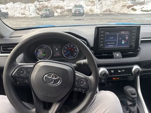 Used 2019 Toyota RAV4 LE image 10