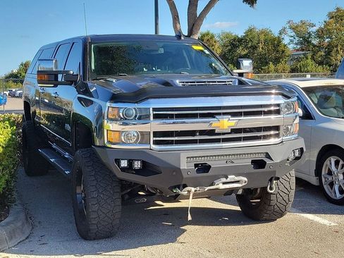 Used 2018 Chevrolet Silverado 2500 High Country w/ Duramax Plus Package image 4