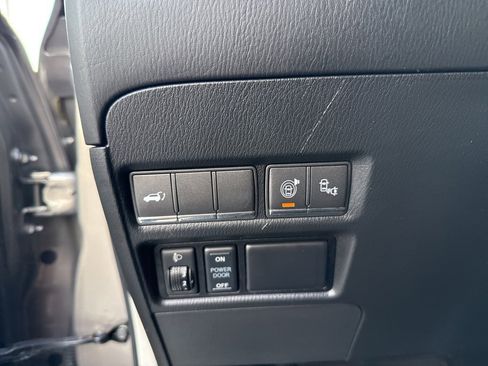 Used 2016 INFINITI QX80 Luxe w/ 22" Wheel Package image 23