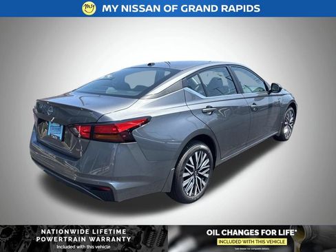 New 2026 Nissan Altima 2.5 SV AWD/4WD image 5