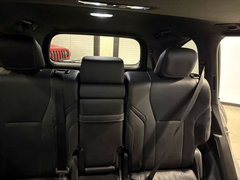 Used 2024 Lexus LX 600 4WD w/ Luxury Package image 32