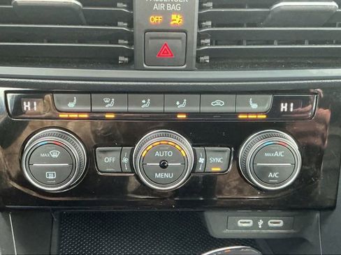 Used 2024 Volkswagen Jetta SE image 46