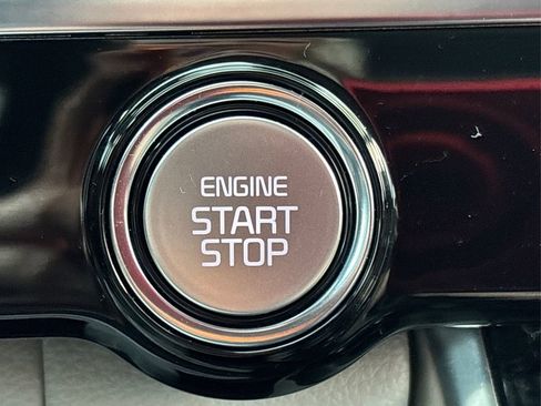 Used 2023 Kia Carnival SX Prestige image 30