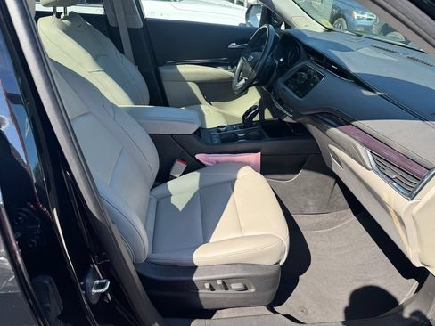 Used 2023 Cadillac XT4 Luxury w/ Cold Weather Package AWD/4WD image 30