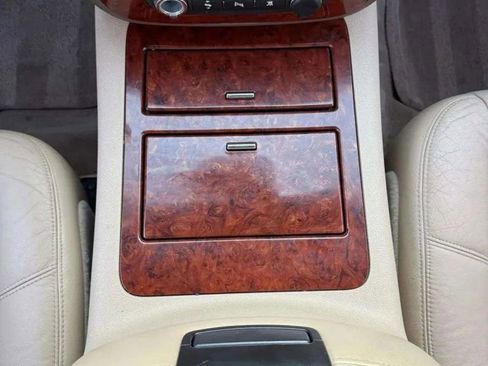 Used 2011 Chevrolet Suburban LTZ image 28