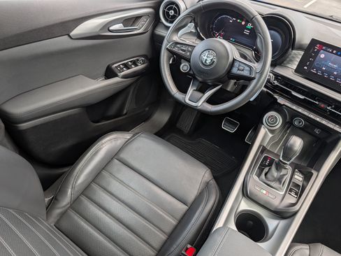 Used 2024 Alfa Romeo Tonale Veloce w/ Premium Interior Package AWD/4WD image 9