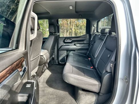 Certified 2024 GMC Sierra 1500 SLT image 24