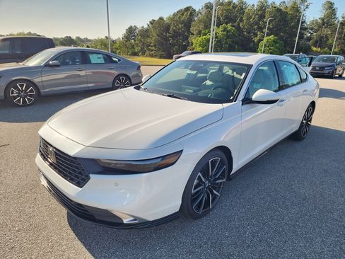 New 2026 Honda Accord Touring image 2