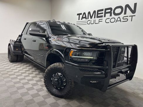 Used 2020 RAM 3500 Limited w/ Black Appearance Package image 13