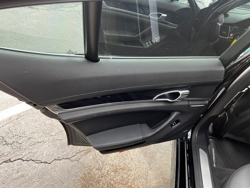 Used 2014 Porsche Panamera S RWD image 22