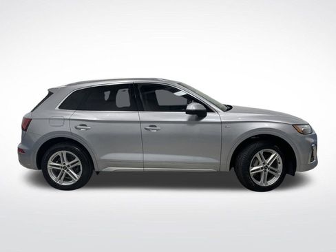 Used 2024 Audi Q5 e Premium Plus w/ Premium Plus Package image 2