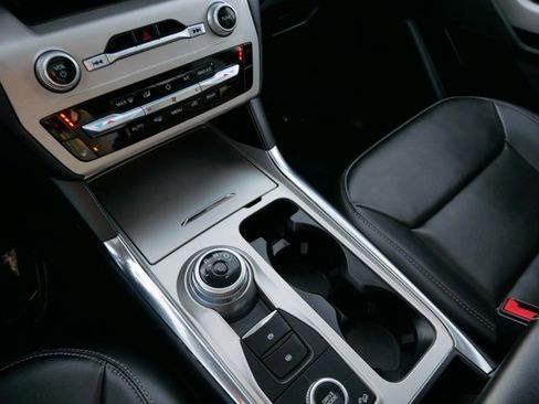 Certified 2022 Ford Explorer XLT w/ Equipment Group 202A image 26