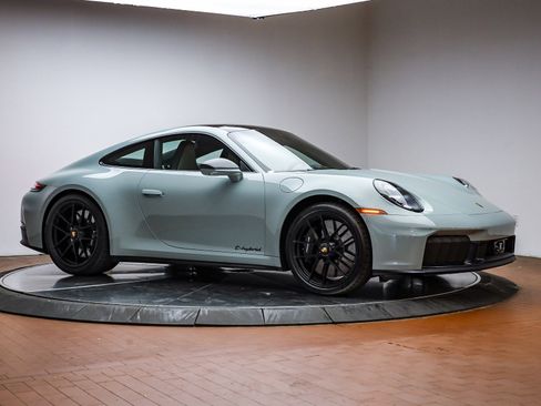 Used 2025 Porsche 911 Carrera 4 GTS image 15