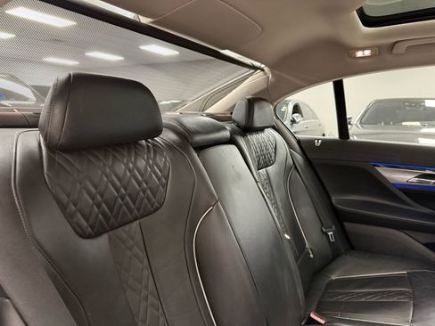 Used 2016 BMW 740i image 21