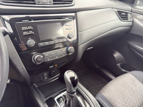 Used 2017 Nissan Rogue S w/ S Appearance Package image 21