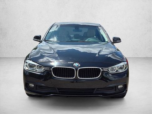 Used 2018 BMW 320i Sedan RWD image 2