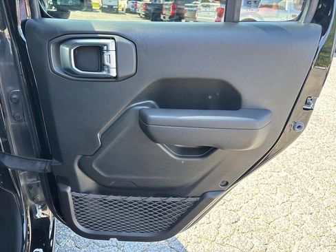 Used 2024 Jeep Wrangler Unlimited Sport AWD/4WD image 16