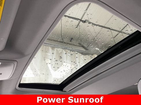 Used 2018 Toyota RAV4 XLE image 4