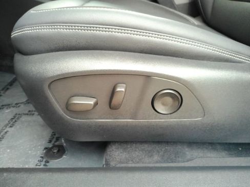 Used 2024 Chevrolet Blazer EV LT image 16