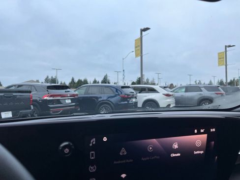 Used 2025 Buick Envista Preferred image 18