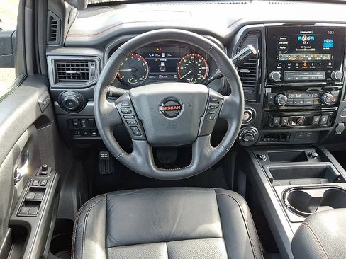 Used 2021 Nissan Titan PRO-4X w/ Pro-4x Convenience Package AWD/4WD image 13