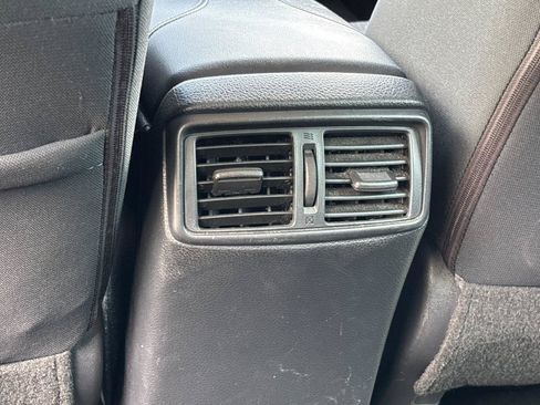 Used 2018 Nissan Rogue S FWD image 32