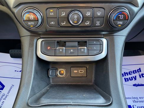 Used 2021 GMC Acadia SLE image 12