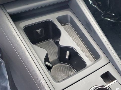 Certified 2025 Volkswagen Tiguan S image 22