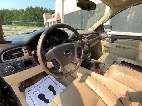 Used 2013 GMC Yukon XL Denali RWD image 48