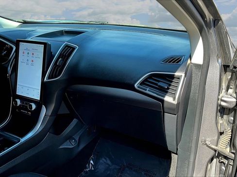 Certified 2021 Ford Edge SE FWD image 28