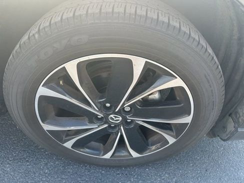 Used 2023 MAZDA CX-5 AWD 2.5 S w/ Premium Plus Pkg image 4